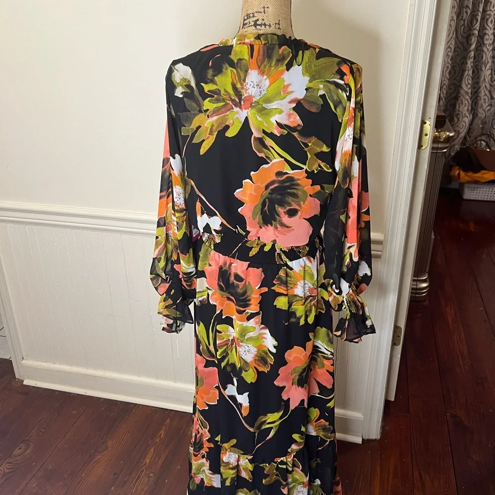 Vince Camuto Bold Floral Print Dress NWT‎ size Large